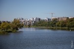 Метр в готовых квартирах тут стоит больше 3 тысяч долларов. Прогулялись по «Леваде»