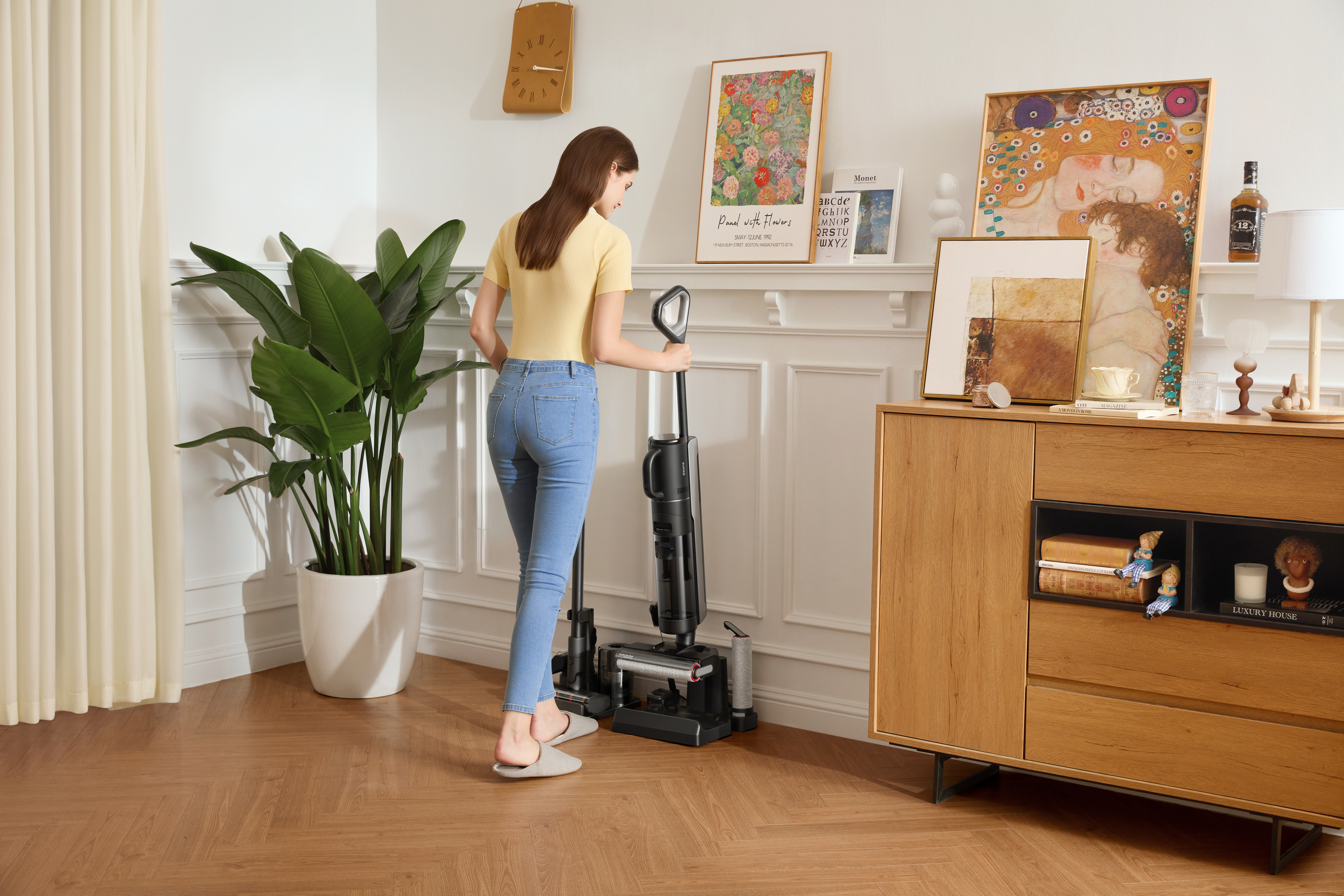 Пылесос, который моет швабры сам, и ультралегкий фен: топ самых продаваемых гаджетов Dreame