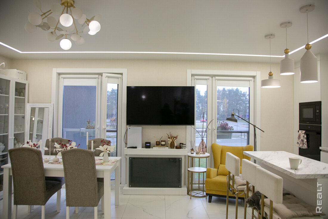 Важнее не то, что на виду, а то, что в стенах. Дизайнер показала свою квартиру в Новой Боровой