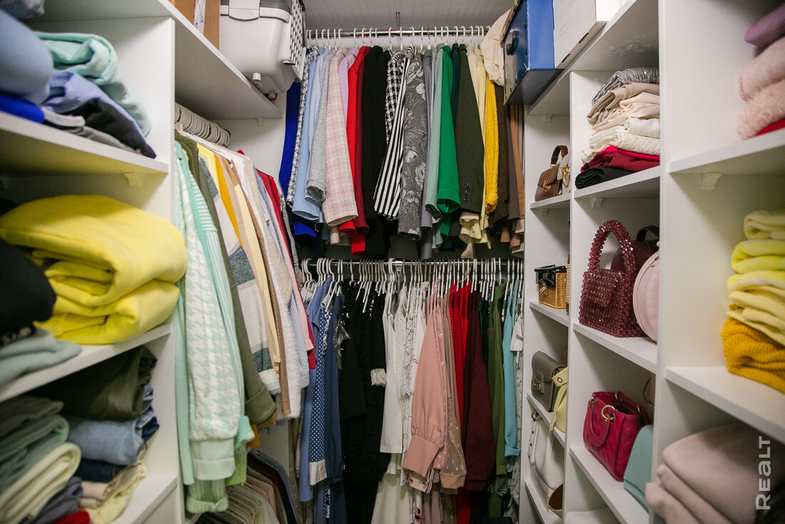 Важнее не то, что на виду, а то, что в стенах. Дизайнер показала свою квартиру в Новой Боровой