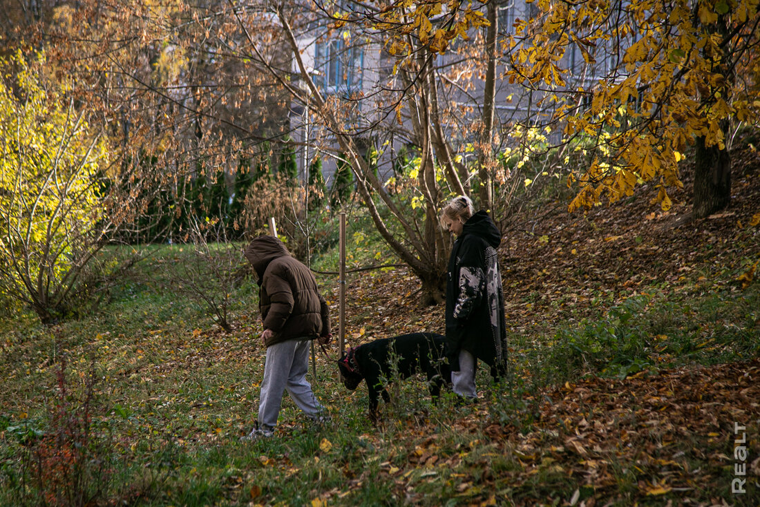 «Здесь давали квартиры известным людям». Как живется модернистском доме возле Раковского предместья