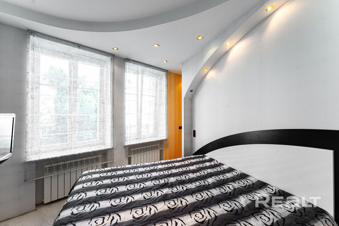 «Здесь давали квартиры известным людям». Как живется модернистском доме возле Раковского предместья