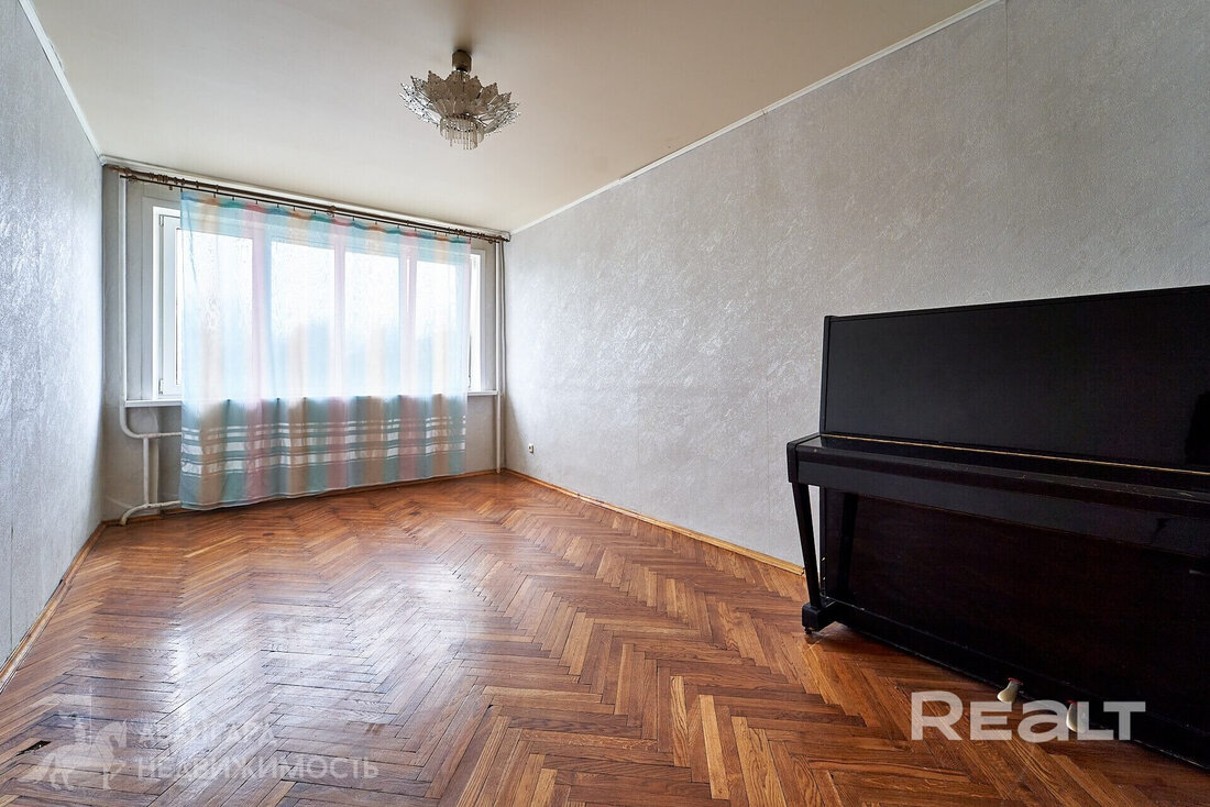 «Здесь давали квартиры известным людям». Как живется модернистском доме возле Раковского предместья