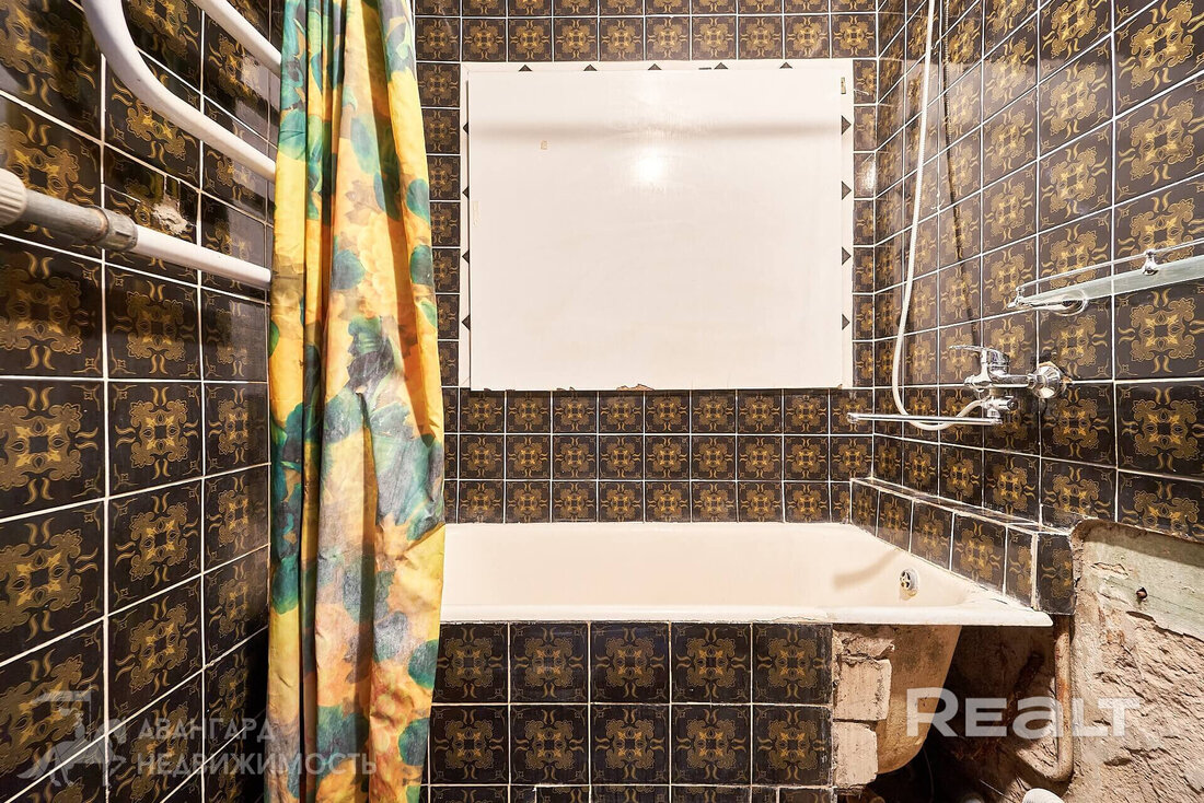 «Здесь давали квартиры известным людям». Как живется модернистском доме возле Раковского предместья