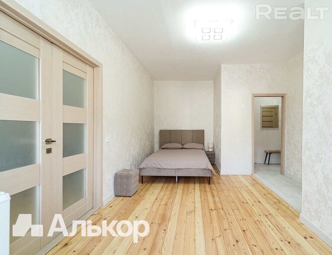 «Здесь давали квартиры известным людям». Как живется модернистском доме возле Раковского предместья