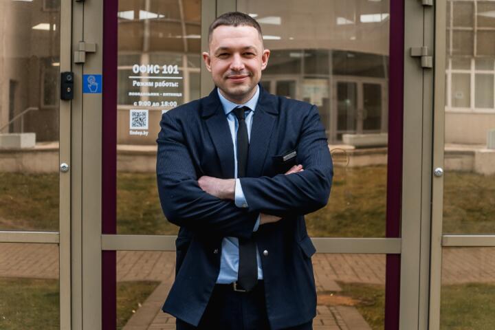 ФОТО: «Я не погружаюсь в проблемы клиентов моего ломбарда»: серийный предприниматель о миллионных оборотах своих бизнесов