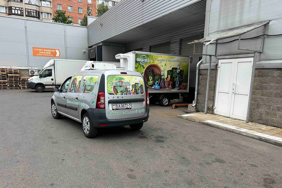 «Белорусы любят классику: лук, укроп, петрушку, но просыпается интерес и к экзотике». Основатель «Зеленой Лавки» рассказала, как развивается бизнес на свежей зелени