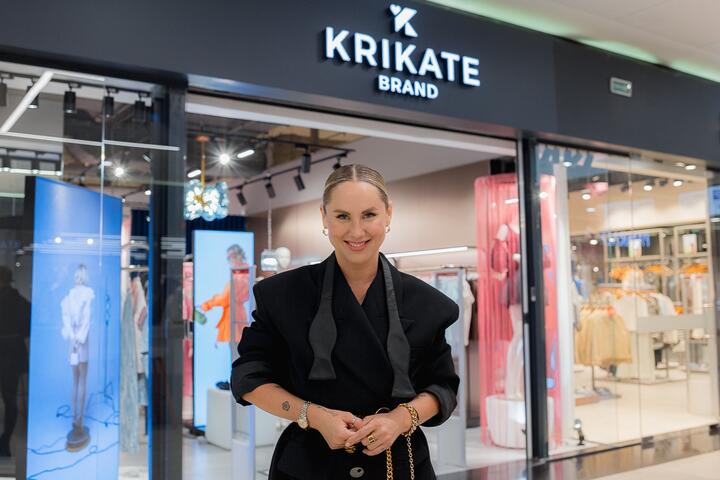 ФОТО: От бабочки на утренник до Парижской недели моды: как создательница бренда KRIKATE превратила дерзость в бизнес, а розовый фургон — в символ роста
