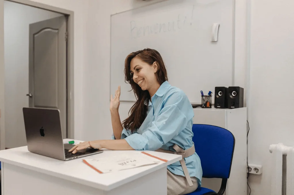 Как выбрать онлайн-курс английского: честный разбор форматов, цен, программ и подводных камней