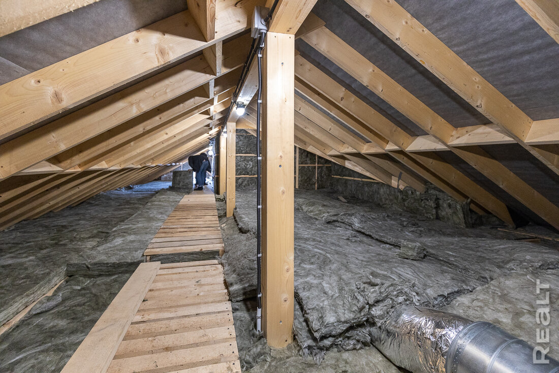 Вода в утеплителе, мыши и плесень под пленкой. На что смотреть при покупке каркасного дома