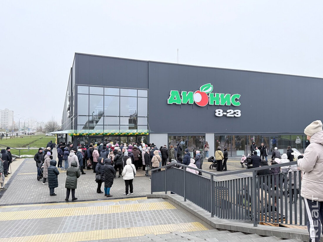 В Минске заработал новый ТЦ, о котором вы скорее всего не слышали. Народ собрался еще до открытия