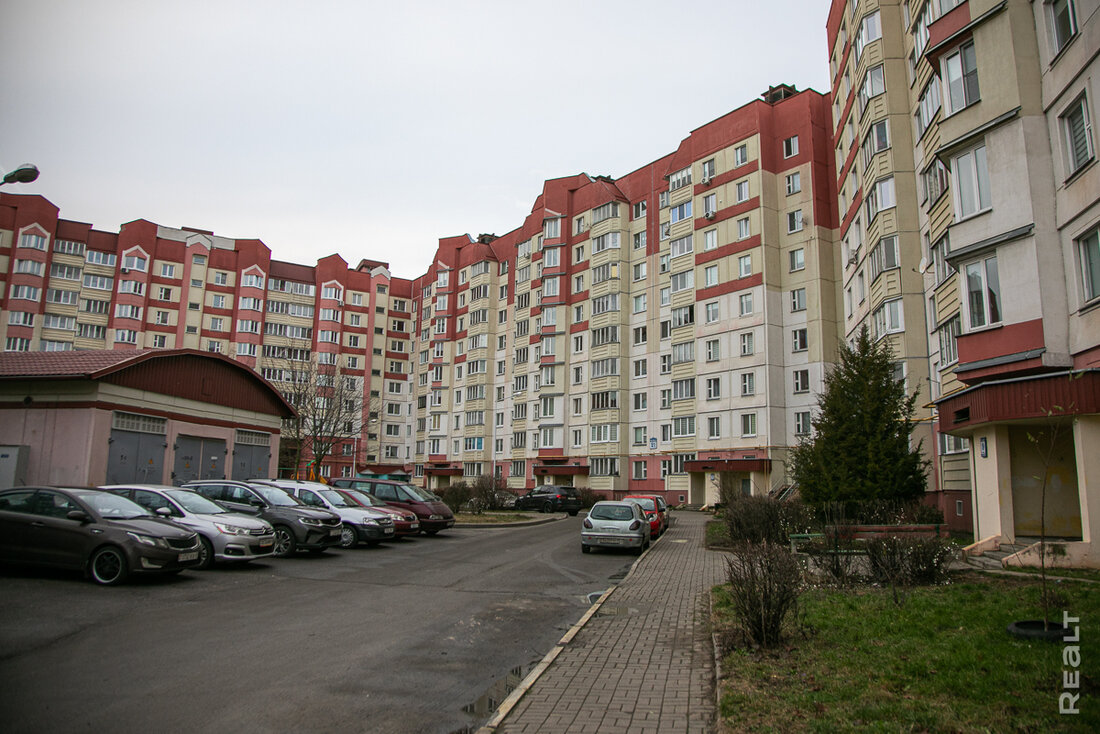 «У нас очень удачное расположение». Как живется в Брилевичах возле метро «Малиновка»