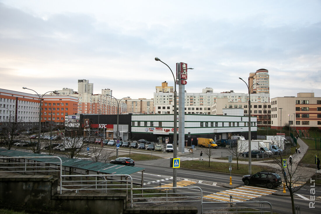 «У нас очень удачное расположение». Как живется в Брилевичах возле метро «Малиновка»