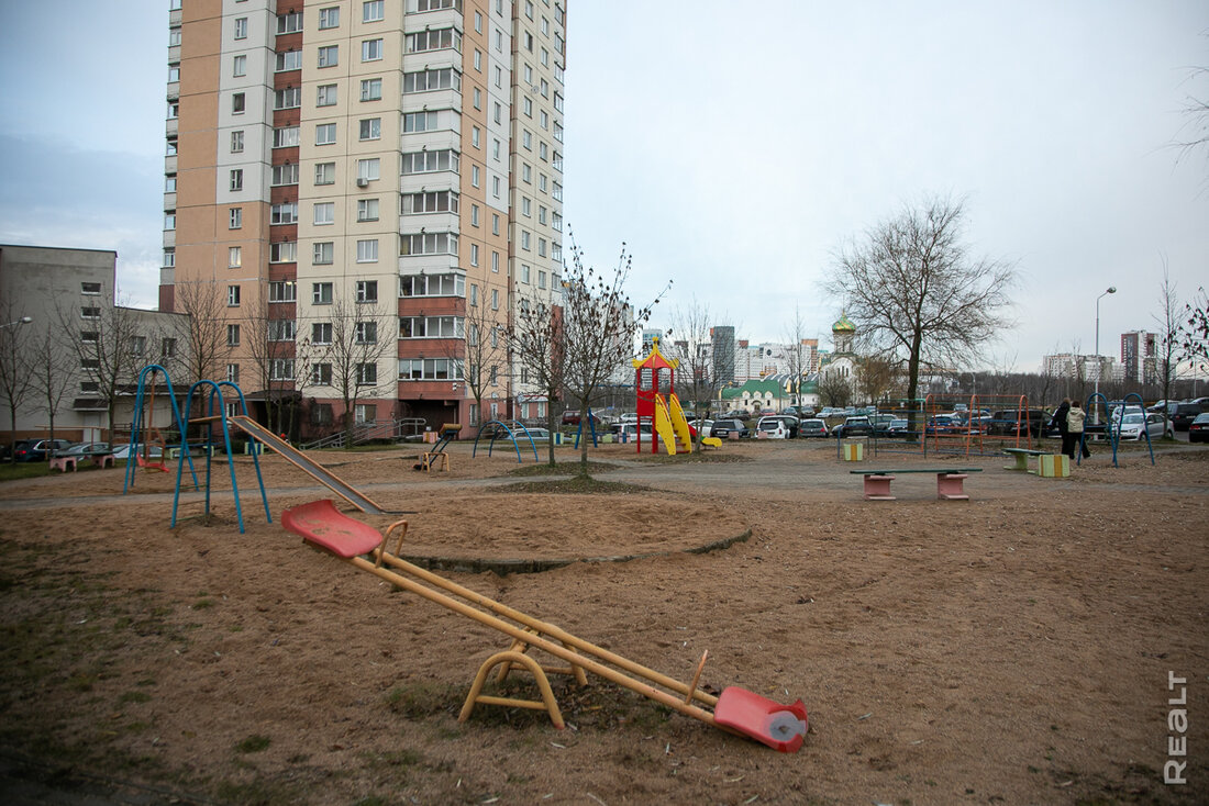 «У нас очень удачное расположение». Как живется в Брилевичах возле метро «Малиновка»