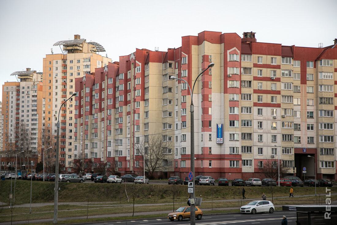 «У нас очень удачное расположение». Как живется в Брилевичах возле метро «Малиновка»