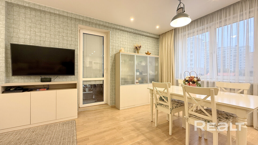 «У нас очень удачное расположение». Как живется в Брилевичах возле метро «Малиновка»