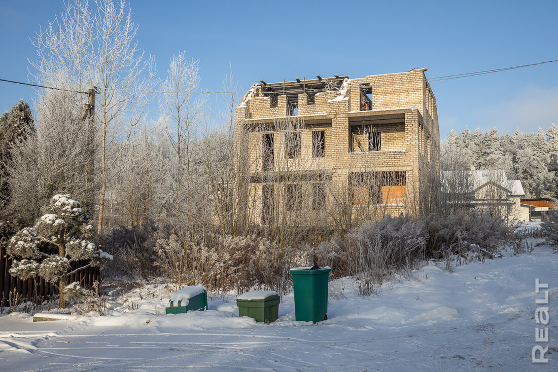 Участок с недостроем в Семково продали за 81 тысячу долларов. Итоги аукциона