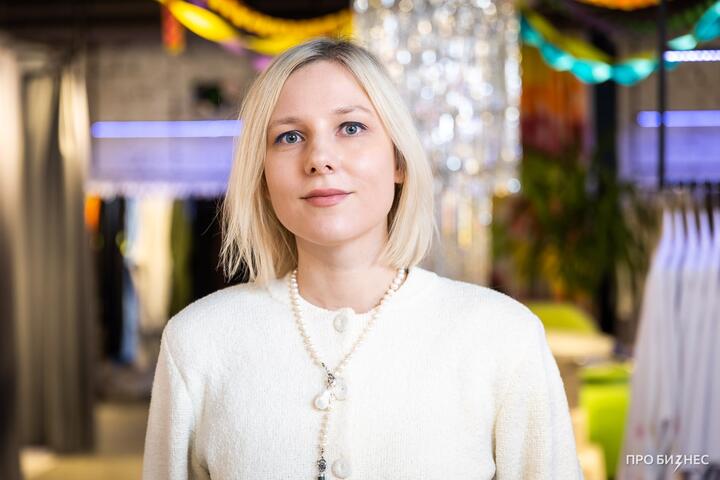 ФОТО: «Несколько раз бижутерию брали для съемок в Vogue». История белорусского бренда бижутерии BLISKAVICA
