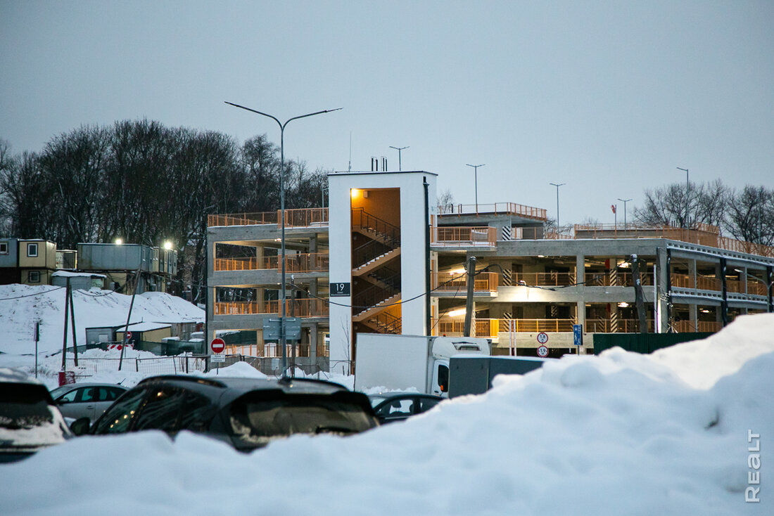 Тут можно купить последнюю однушку за 75 тысяч долларов. Показываем, какой ЖК вырос в тихом уголке Минска