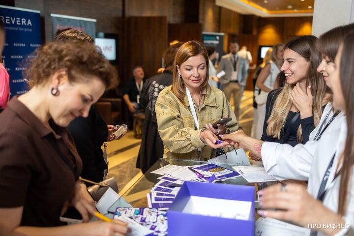 ФОТО: Куда пропали карьерные амбиции? Почему бизнес теряет талантливых женщин на старте