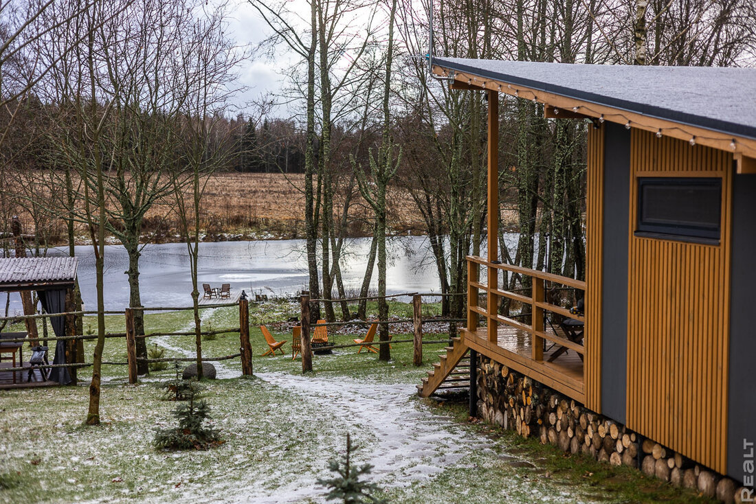 «Основной запрос — дачи до 25 тысяч долларов». Что сейчас происходит с загородкой