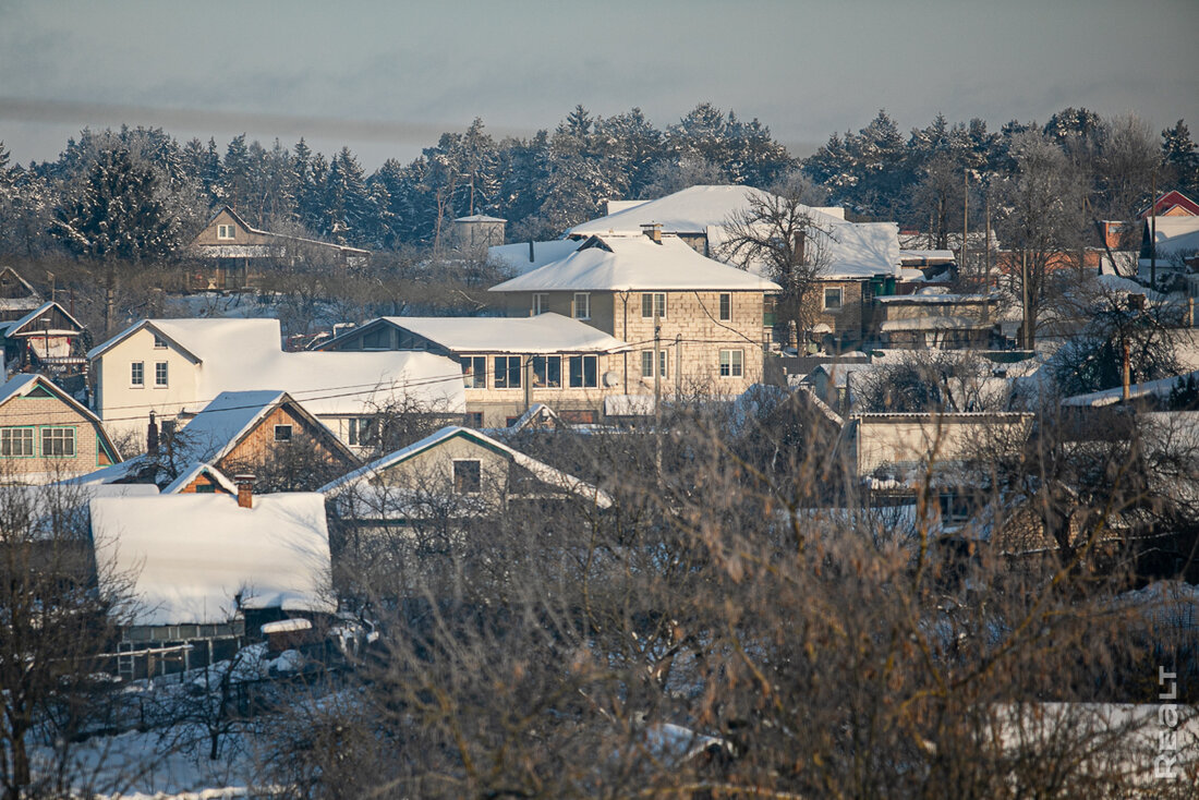 «Основной запрос — дачи до 25 тысяч долларов». Что сейчас происходит с загородкой