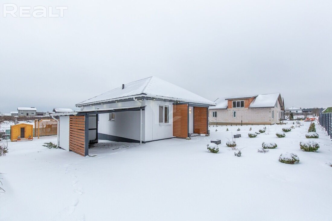 «Основной запрос — дачи до 25 тысяч долларов». Что сейчас происходит с загородкой