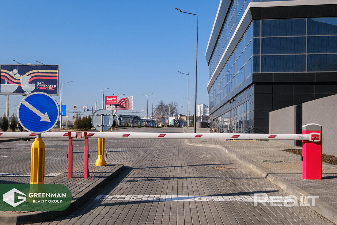 Эти жилые башни в центре Минска строили почти 5 лет. Изучаем цены на первые квартиры «от собственников»