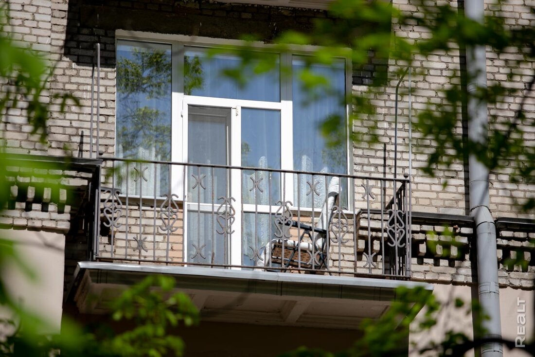 Здесь жило 130 ветеранов. Побывали в доме, где сохранилась уникальная «комната памяти» героев