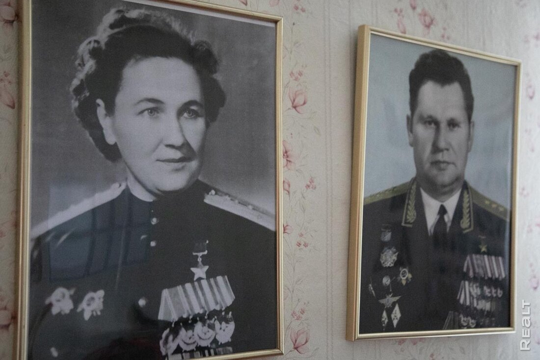 Здесь жило 130 ветеранов. Побывали в доме, где сохранилась уникальная «комната памяти» героев