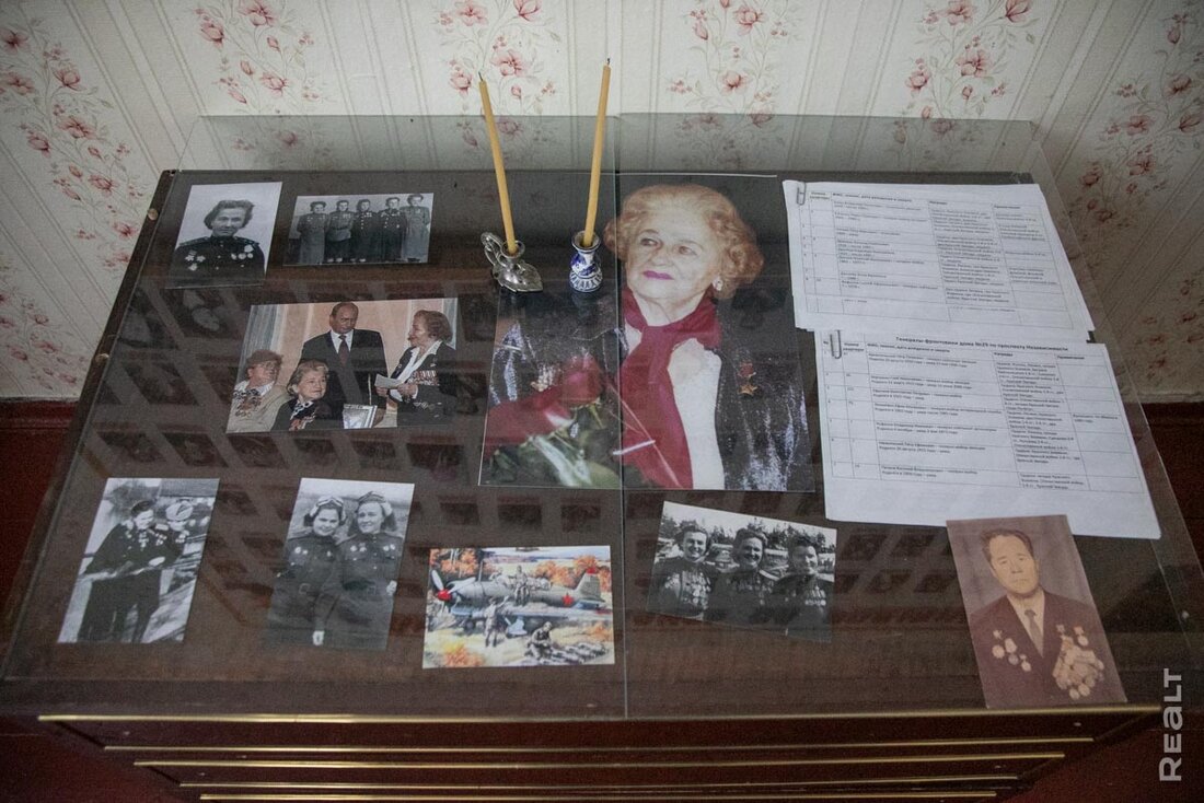 Здесь жило 130 ветеранов. Побывали в доме, где сохранилась уникальная «комната памяти» героев