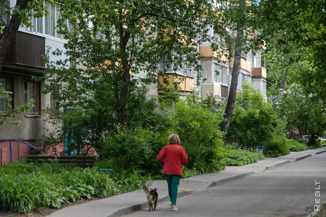 «Место — прекрасное». Как живется в недорогих хрущевках возле Чижовского водохранилища