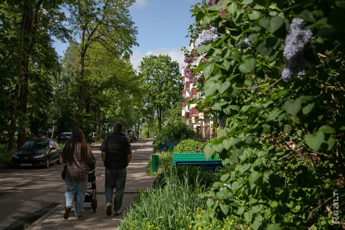 «Место — прекрасное». Как живется в недорогих хрущевках возле Чижовского водохранилища