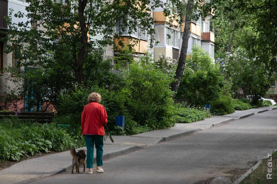 «Место — прекрасное». Как живется в недорогих хрущевках возле Чижовского водохранилища