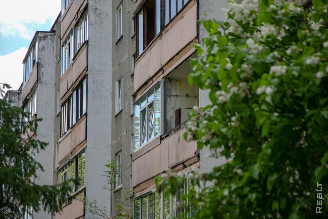 «Место — прекрасное». Как живется в недорогих хрущевках возле Чижовского водохранилища