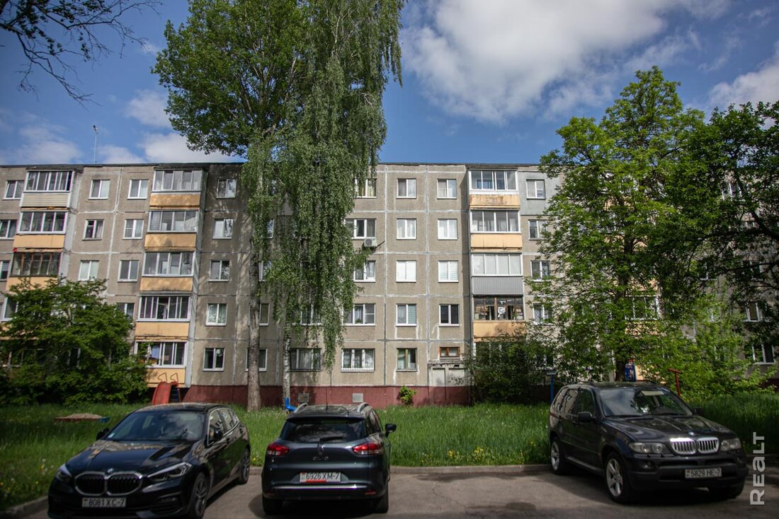 «Место — прекрасное». Как живется в недорогих хрущевках возле Чижовского водохранилища