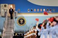 Трамп полетел в Китай с топами корпораций. Что это значит для мирового бизнеса — и почему это важно Беларуси