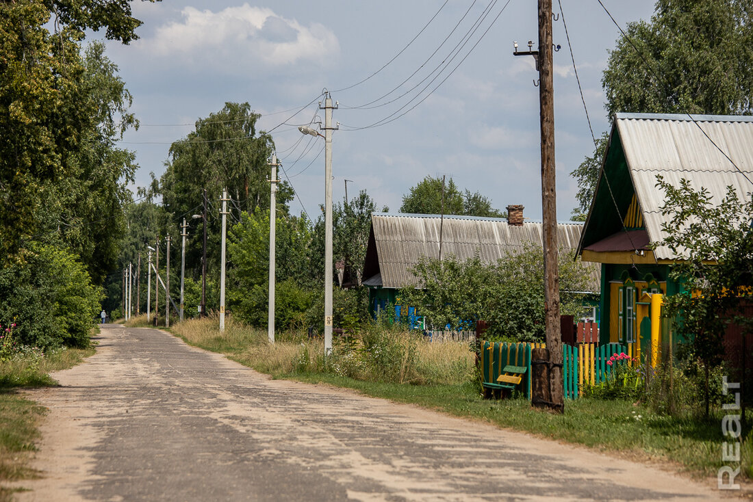 «Решает цена, а не календарь». Что происходит с домами и дачами прямо сейчас