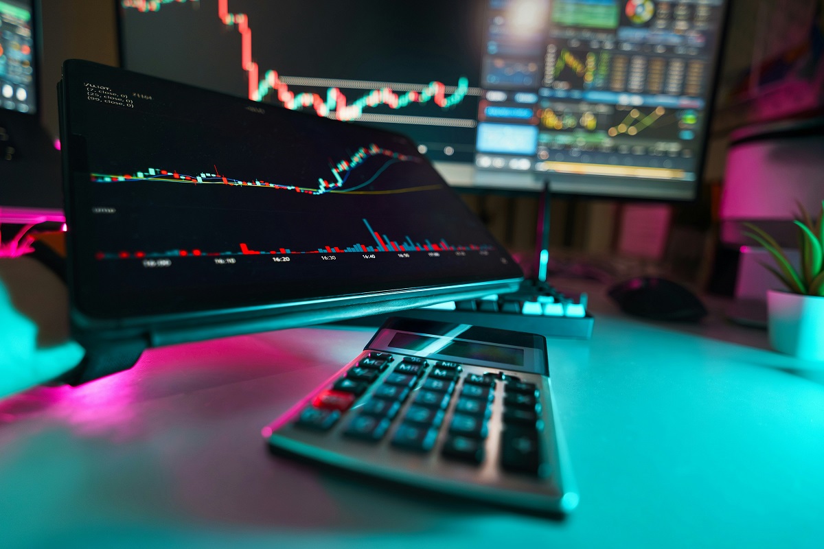 Скромный рост на 3% и AI-бум. Разбираем свежий доклад МВФ о перспективах развития мировой экономики