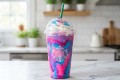 Оговорка блогера стала рекламной кампанией, а Starbucks заработал миллионы на напитке из 2017-го: дайджест мировых бизнес-новостей