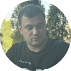 «Сократил штат и по 18 часов проводил на работе». Как белорус строит бизнес на деревянных изделиях